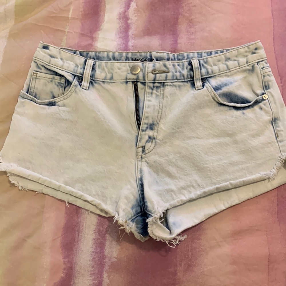 High wasted acid wash Jean shorts